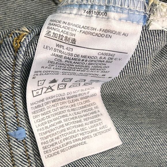 Denizen from Levi's Women's Button Up Denim Jean Trucker Jacket Blue Size Medium - Picture 8 of 9